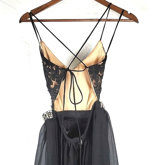 City Studio Black‎ Lace Open Back Dress - Picture 6 of 9